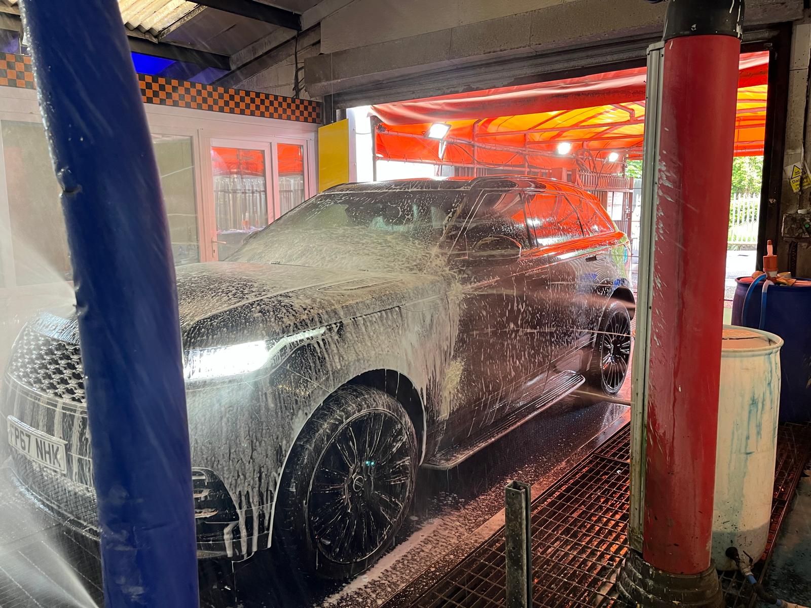 Bubbles Car Spa triple foam gloss stage